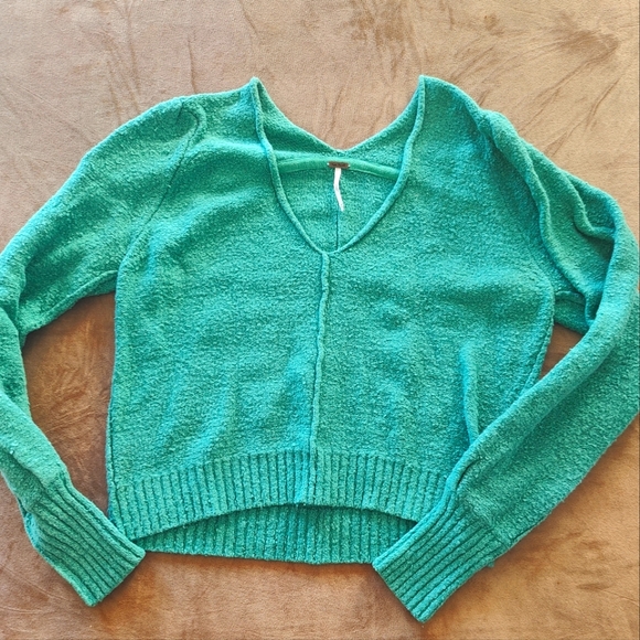 Free People Reverie Emerald Aura Nubby V Neck Pullover Sweater Size Medium - Picture 2 of 5